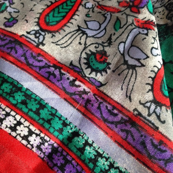 💥3/$15 Square Paisley & Floral Scarf - Picture 7 of 8